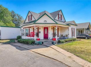 301 S 5th St, Clinton, OK 73601