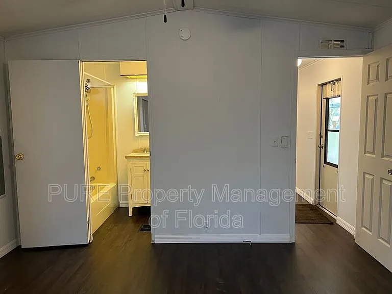 600 NE 63rd Ct — Photo 15