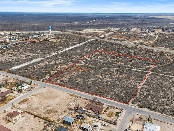 3rd image of Dallas Dr