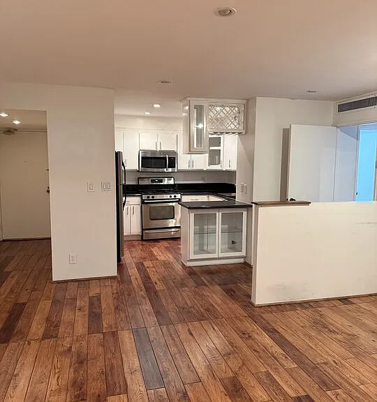 800 W 1st St #3105 — Photo 4