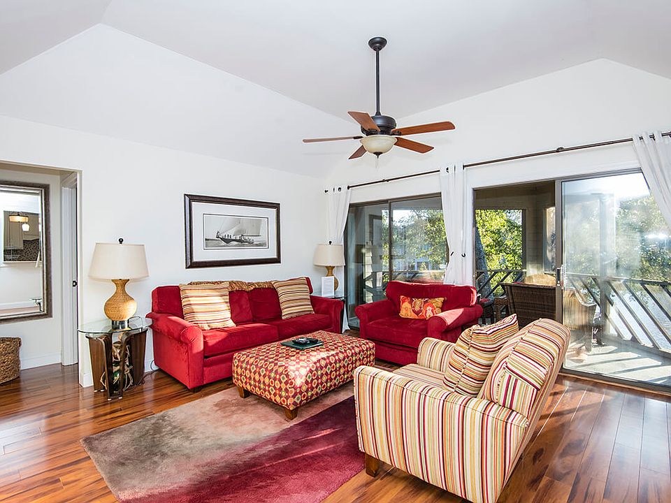 1st image of 4760 Tennis Club Ln