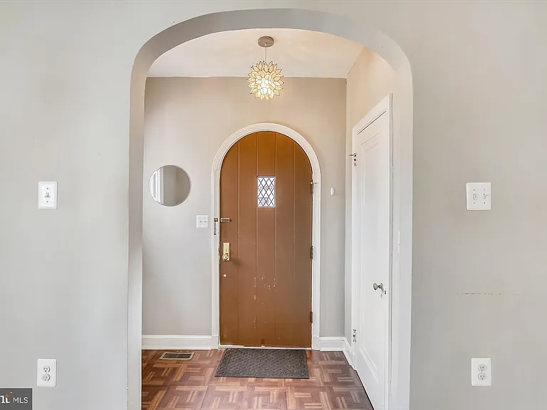 10202 Frederick Ave — Photo 9