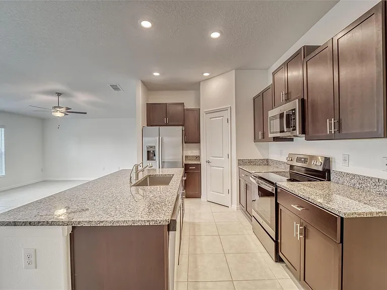 5514 Blue Azure Dr — Photo 15