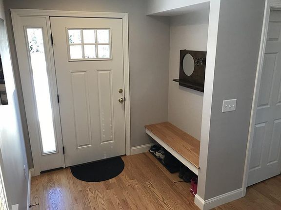 4th image of 36 Dahlia Dr