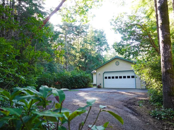 87444 Whistling Ln, Bandon, OR 97411