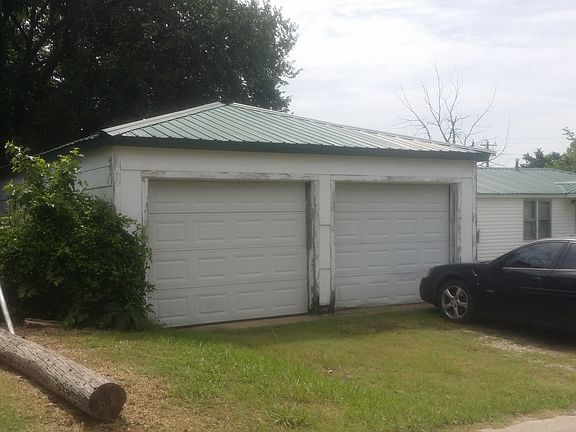 2nd image of 1112 Ayers Street