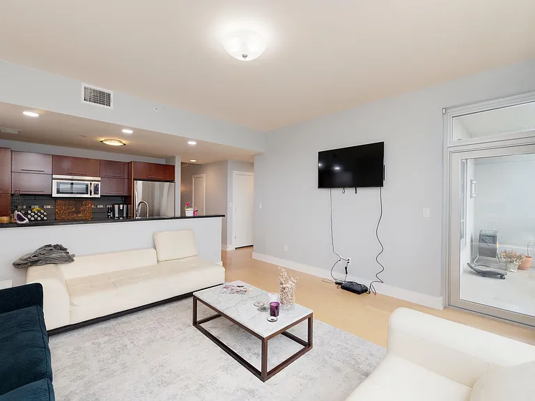 603 Davis St #1808 — Photo 6