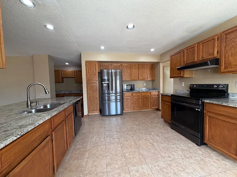 3883 S Gibraltar St — Photo 4