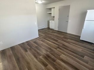 126 E 5th St S #3, Newton, IA 50208