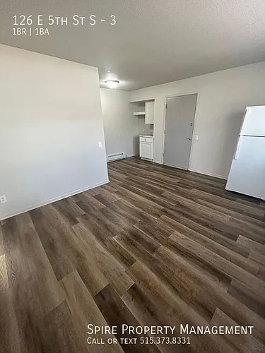 126 E 5th St S #3 Photo 1