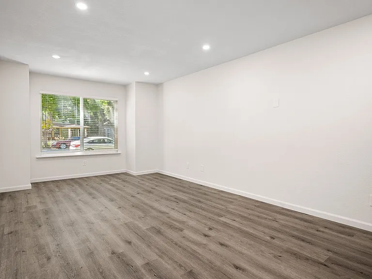 1100 Leff Street — Photo 19