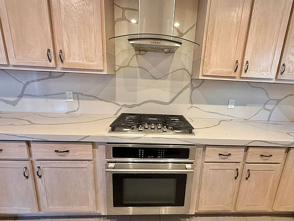 4th image of 2701 S Harcourt Ave
