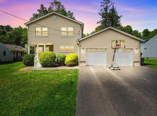 760 Locksley Rd, Yorktown Heights, NY 10598