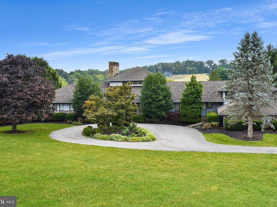 1st image of 36 Wyndemere Lake Dr