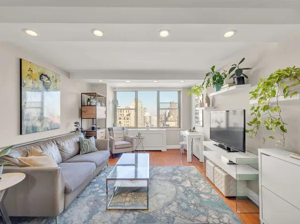 301 East 79th Street image 1 of 20