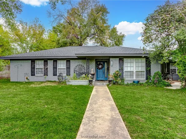 816 Tanglewood Dr, Bryan, TX 77802