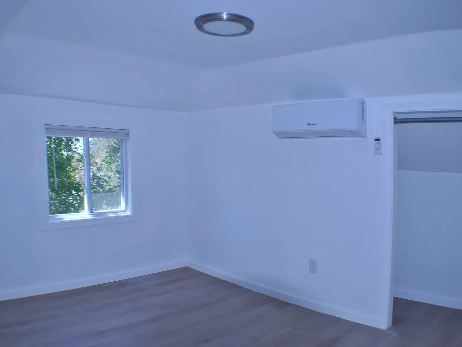 2 bed, 1.0 bath, 860 sqft, $2,500 — Photo 4