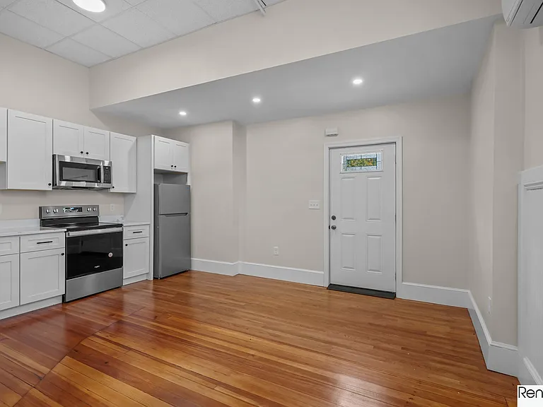 75 County Street 5 — Photo 13