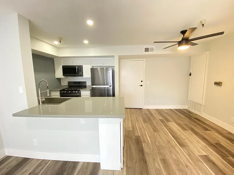 Fountain Terrace Apartments — Photo 8