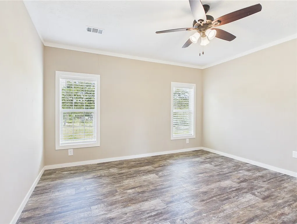 3 bed, 2280 sqft, $2,000 — Photo 4