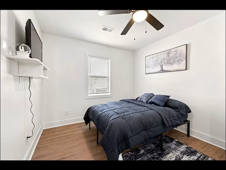 2484 Calvin Ave — Photo 16