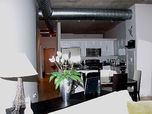 4th image of 700 N Larrabee St APT 810