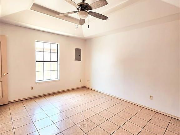 5th image of 2100 Aruba Dr #2