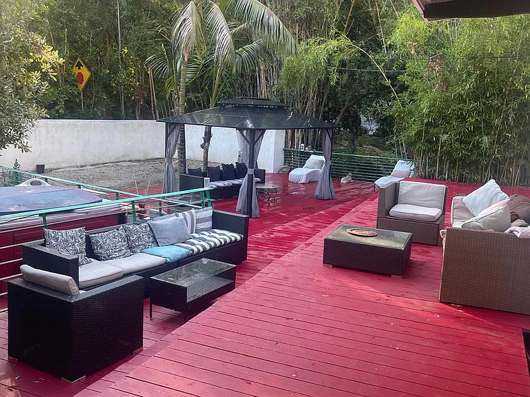 2366 Nichols Canyon Rd #B — Photo 8
