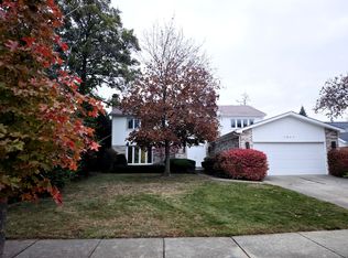3820 Kiess Dr, Glenview, IL