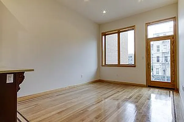 Rented by Wolf Brokerage LLC | media 9