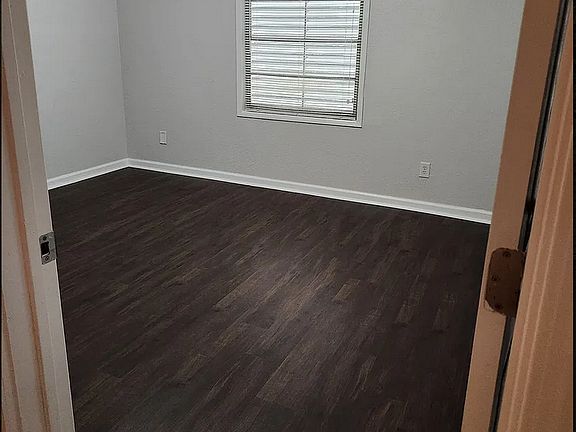 5th image of 1136 17th Ave N