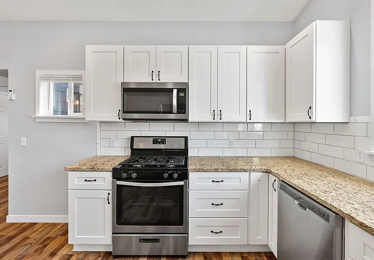 900 Westwood Dr — Photo 9