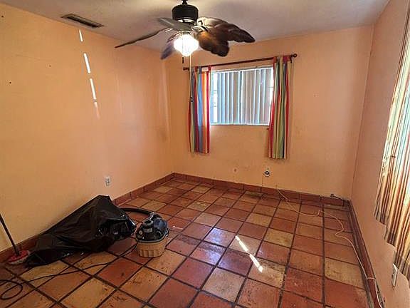 4th image of 9261 SW 68th St