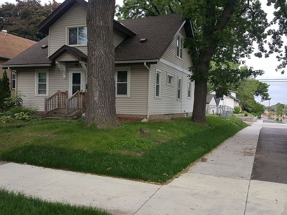Front w/ new sidewalks