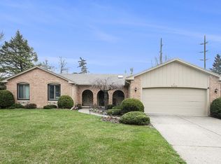 9602 Baywood Dr, Plymouth, MI 48170
