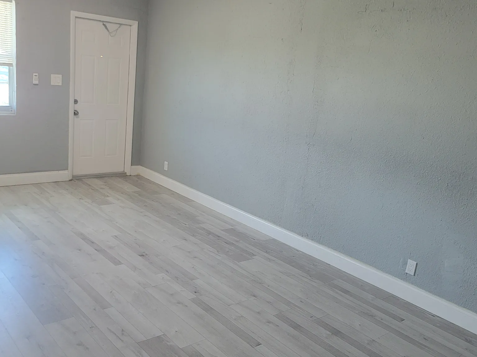 Studio, 350 sqft, $1,375 — Photo 3