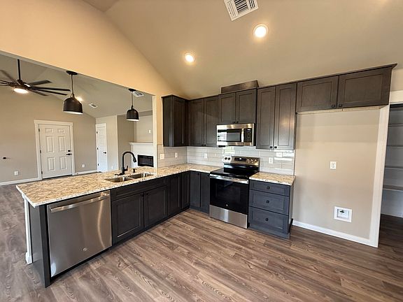 4th image of 6103 Valley Pine Dr