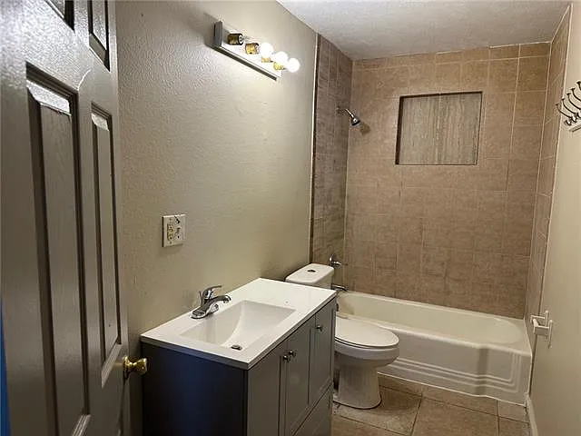 3620 Hollygrove St #B — Photo 5