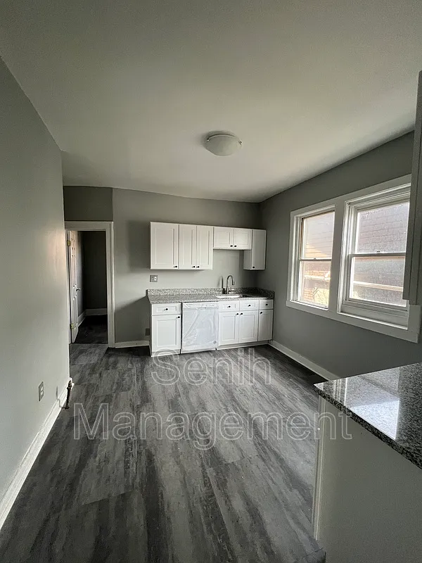 2 bed, 1.0 bath, 900 sqft, $965 — Photo 3