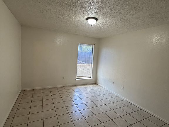 3rd image of 2205 Ruth St