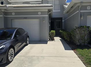 6909 Blue Skies Dr, Lake Worth, FL 33463