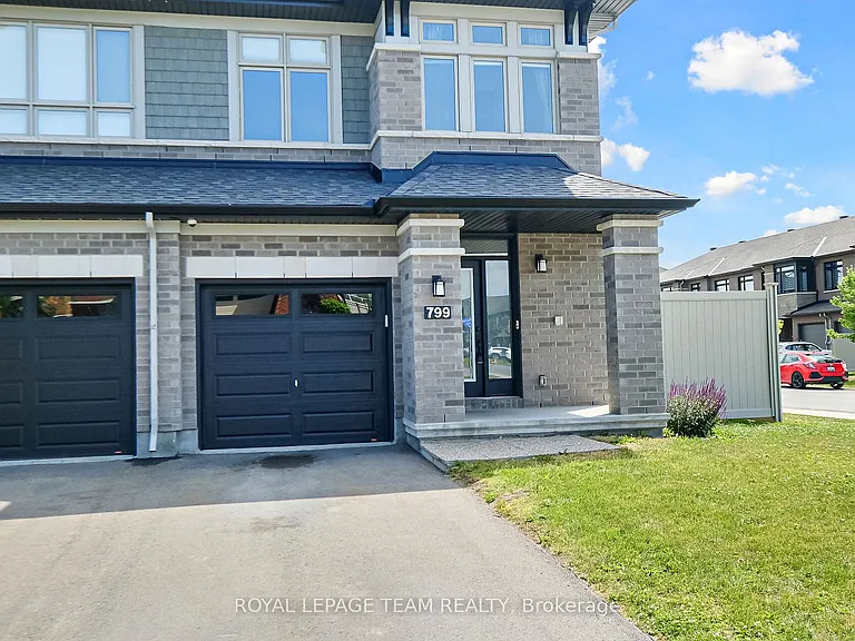 799 Cairn Cres — Photo 49