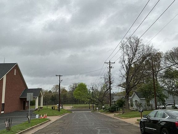 5th image of 612 S Confederate Ave
