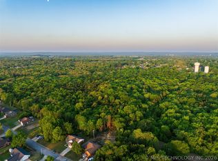 888 Timbercrest Ave, Okmulgee, OK 74447