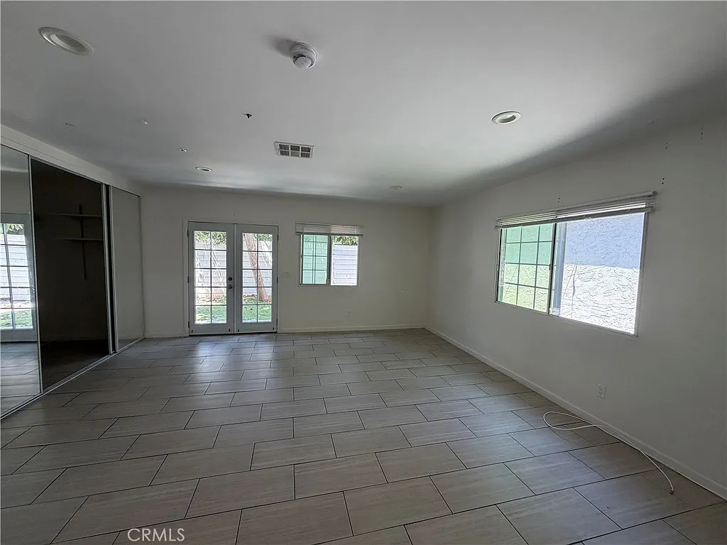 3 bed, 1400 sqft, $3,600 — Photo 4