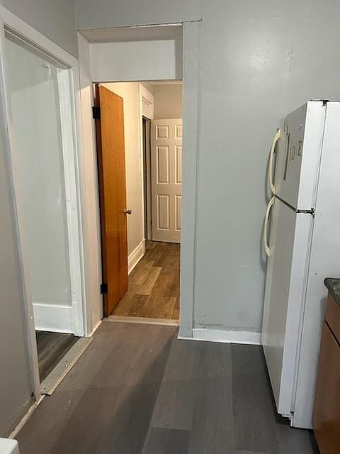 Kitchen & bedroom entry way
