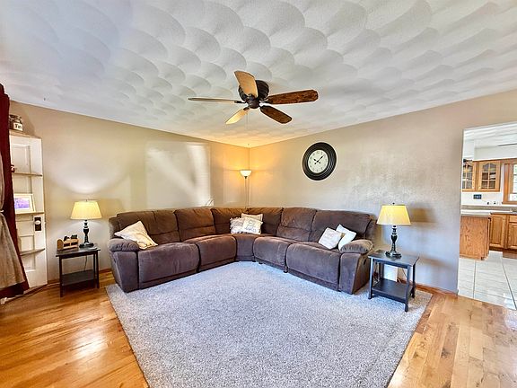 2nd image of 3217 Turnberry Dr