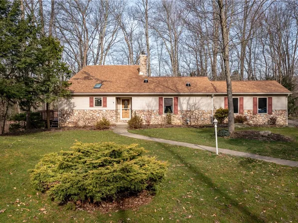 115 Ralston Rd, Slippery Rock, PA 16057