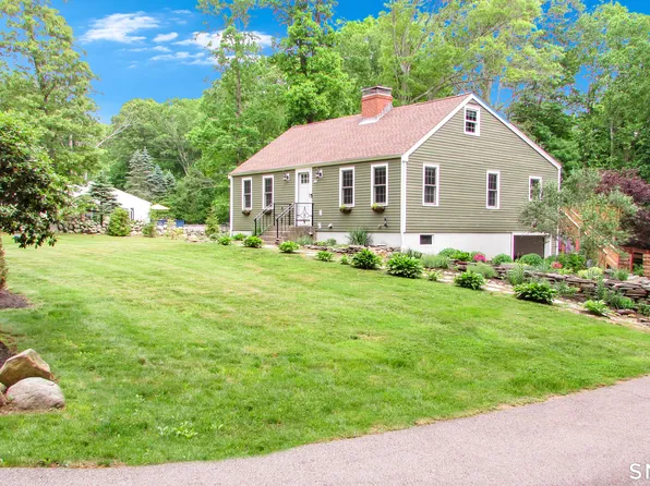 410 Pumpkin Hill Road, Ledyard, CT 06339