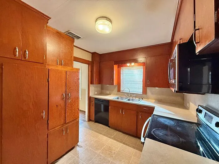 809 Jefferson St — Photo 9